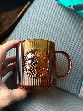Starbucks Holiday Ribbed Bearista Brown Amber 16oz Coffee Tea Mug